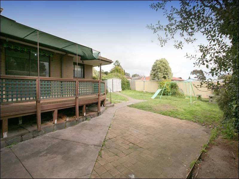 16 Oban Close, Endeavour Hills VIC 3802