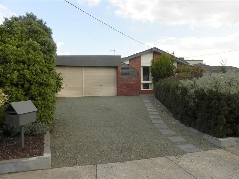 37 Vanessa Crescent, Wheelers Hill VIC 3150