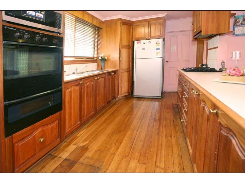 24 Huxley Avenue, Mulgrave VIC 3170