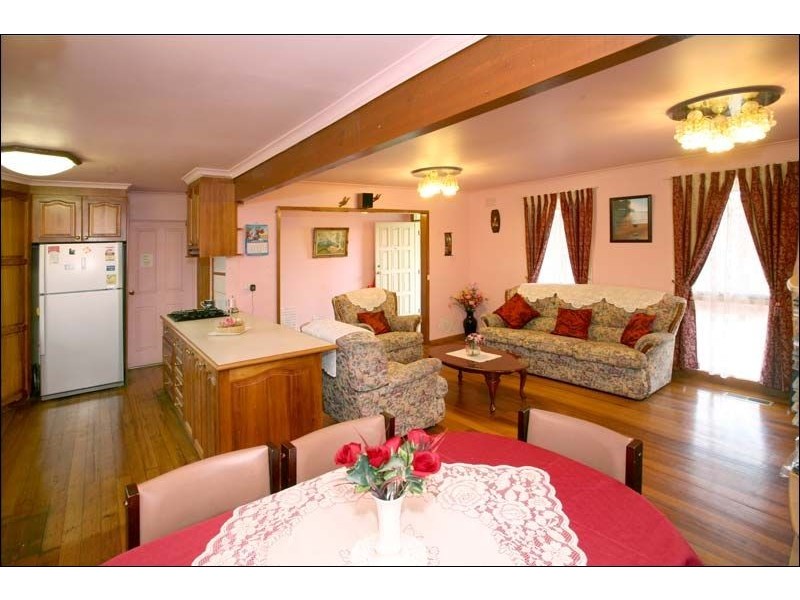 24 Huxley Avenue, Mulgrave VIC 3170