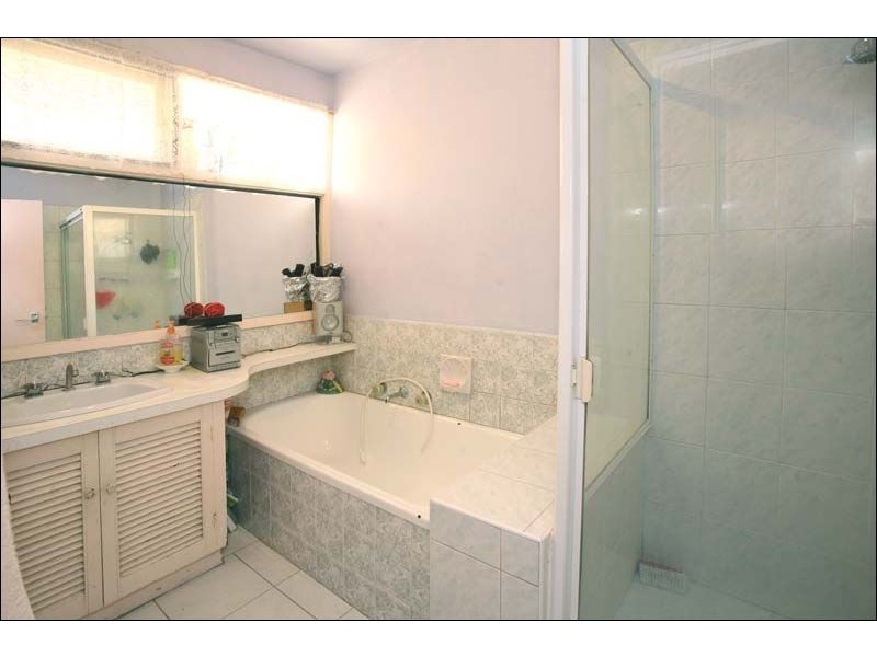 24 Huxley Avenue, Mulgrave VIC 3170