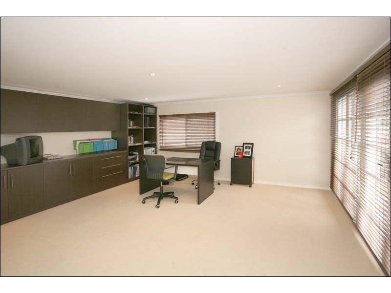 20 Bramley Crescent, Wheelers Hill VIC 3150