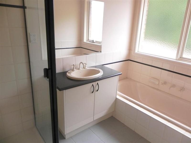 19 Robinson Drive, Burwood East VIC 3151