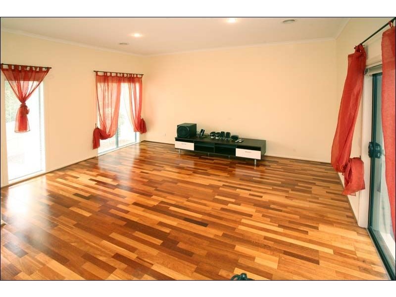 14 Margaret Gray Close, Glen Waverley VIC 3150