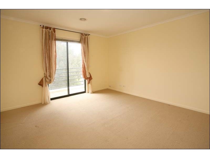 14 Margaret Gray Close, Glen Waverley VIC 3150