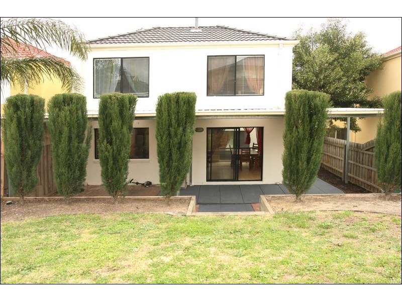 14 Margaret Gray Close, Glen Waverley VIC 3150