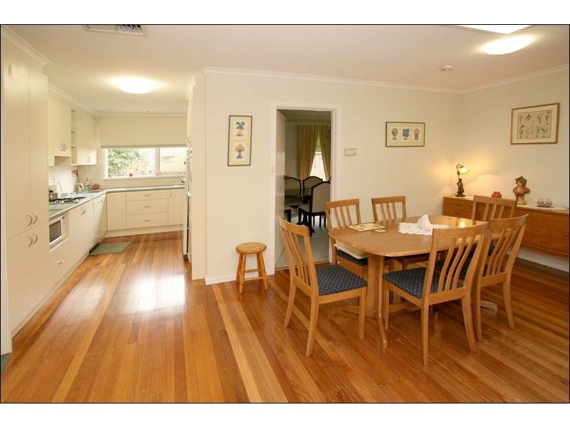 8 Herald Court, Glen Waverley VIC 3150