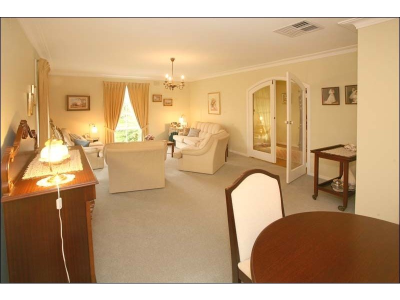 8 Herald Court, Glen Waverley VIC 3150