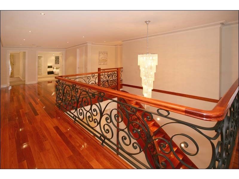 8 Hogan Road, Glen Waverley VIC 3150