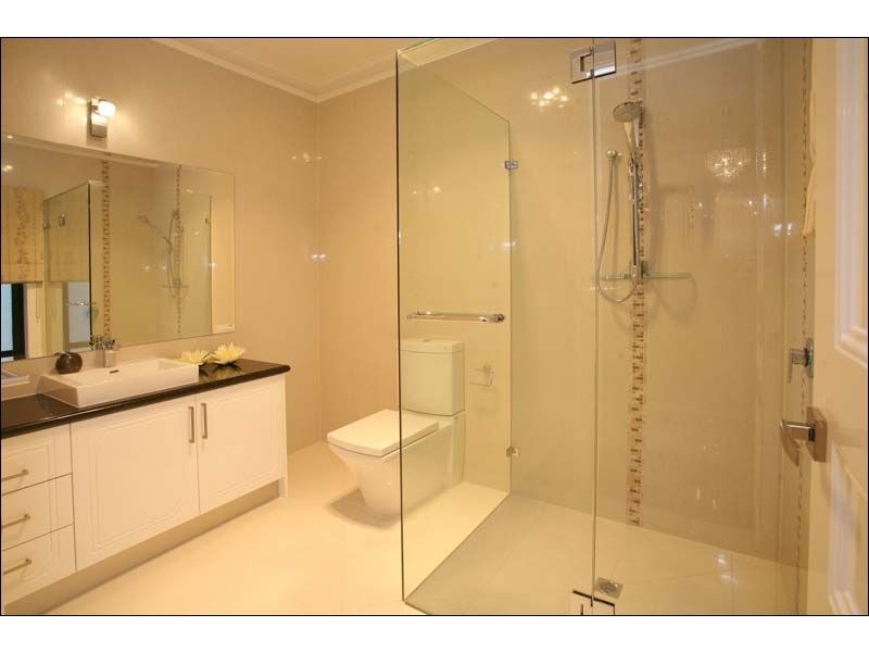 8 Hogan Road, Glen Waverley VIC 3150