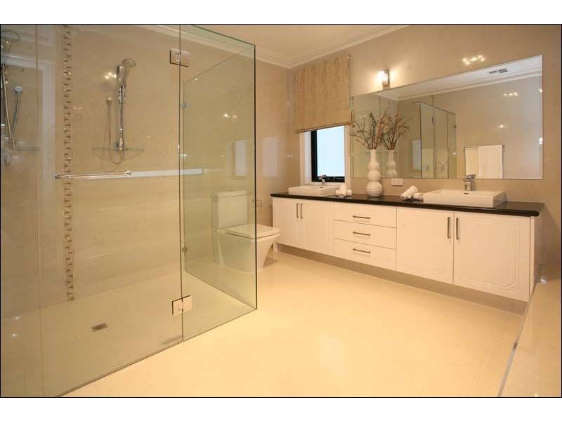 8 Hogan Road, Glen Waverley VIC 3150