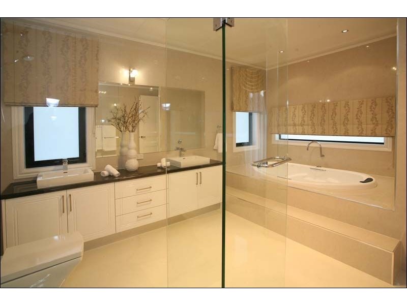 8 Hogan Road, Glen Waverley VIC 3150