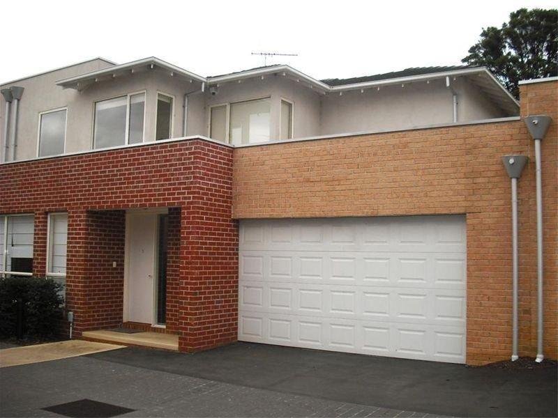 3/11 The Deviation, Wheelers Hill VIC 3150