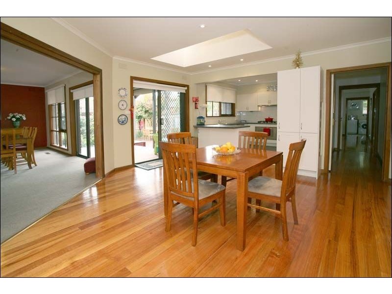 10 Eastleigh Drive, Glen Waverley VIC 3150