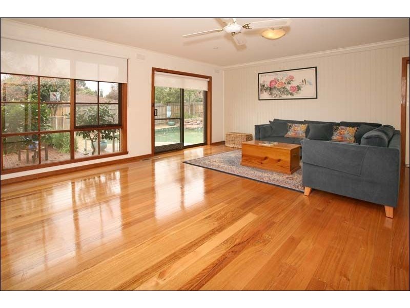 10 Eastleigh Drive, Glen Waverley VIC 3150