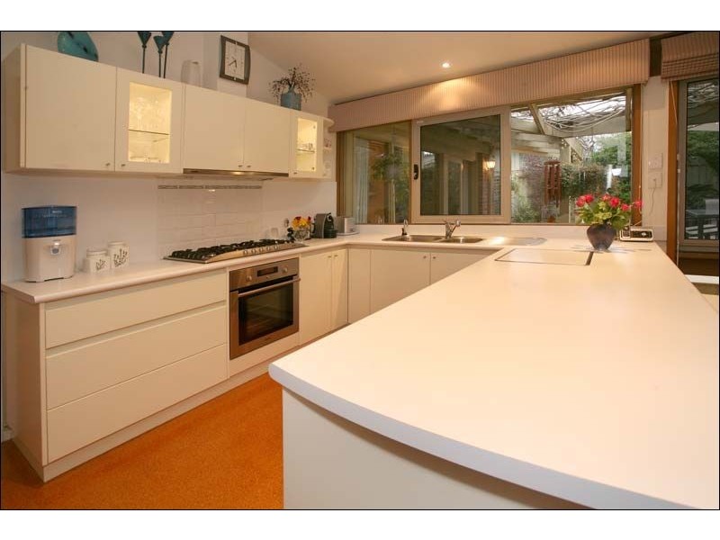 2 Sandhurst Court, Wheelers Hill VIC 3150