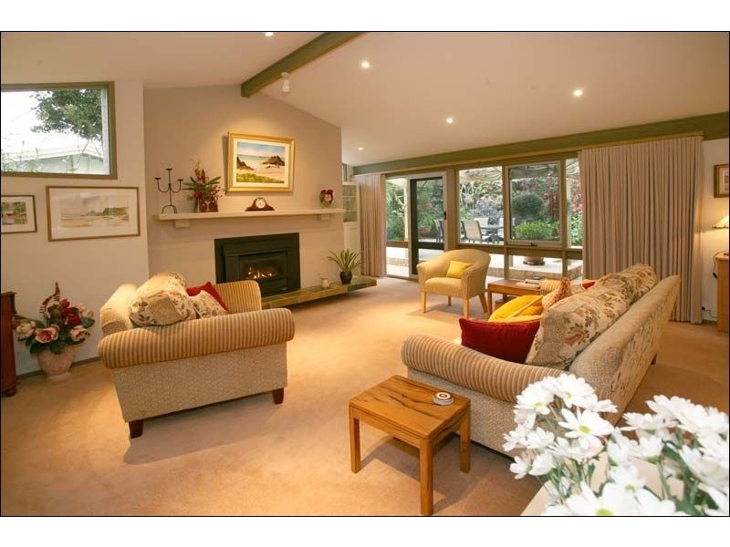 2 Sandhurst Court, Wheelers Hill VIC 3150