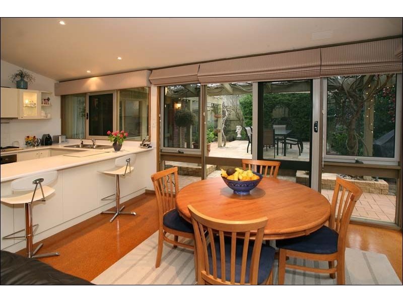 2 Sandhurst Court, Wheelers Hill VIC 3150