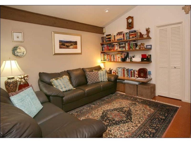 2 Sandhurst Court, Wheelers Hill VIC 3150