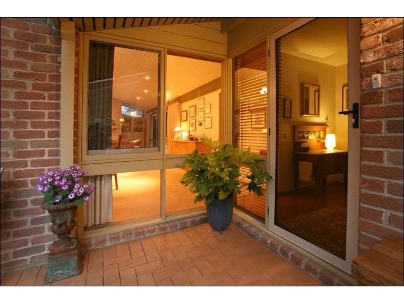 2 Sandhurst Court, Wheelers Hill VIC 3150