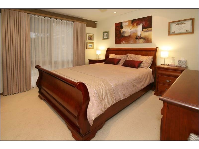 2 Sandhurst Court, Wheelers Hill VIC 3150