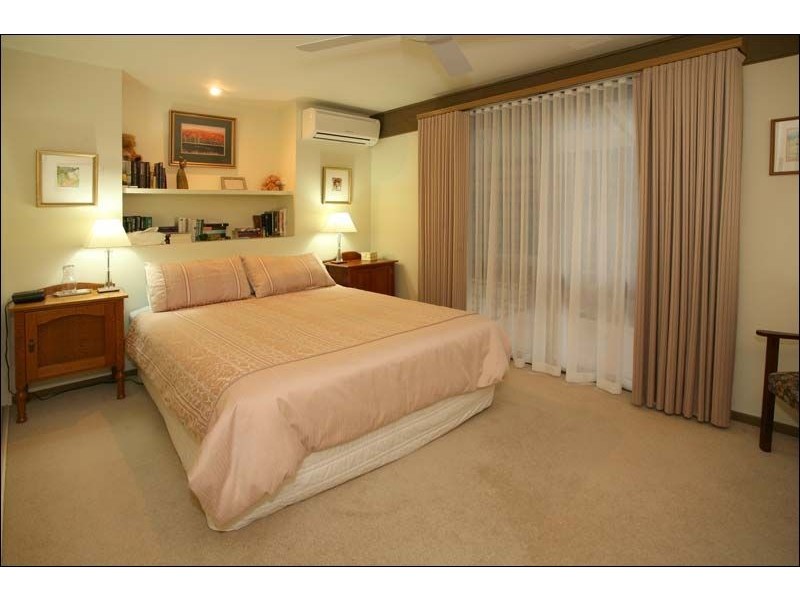 2 Sandhurst Court, Wheelers Hill VIC 3150