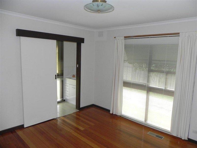 11 Ealing Court, Glen Waverley VIC 3150