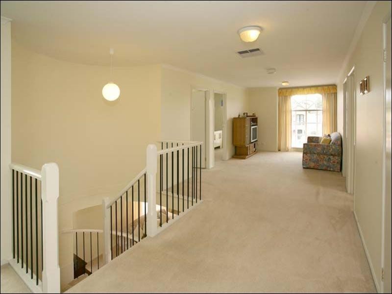 17 Huntingtower Crescent, Mount Waverley VIC 3149