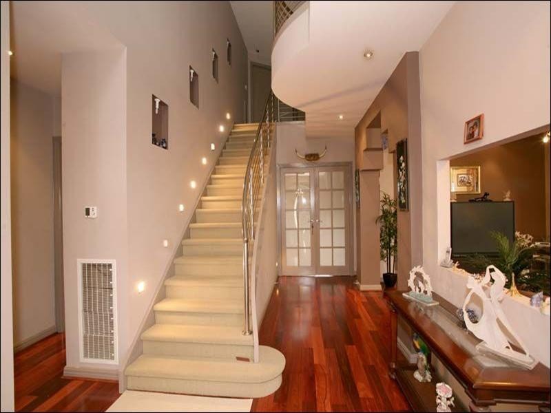 98 Glen Tower Drive, Glen Waverley VIC 3150