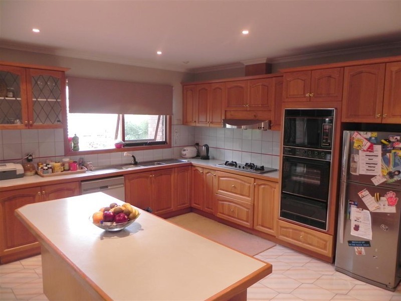 14 Kirrum Close, Wantirna South VIC 3152