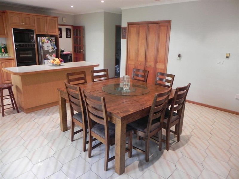 14 Kirrum Close, Wantirna South VIC 3152