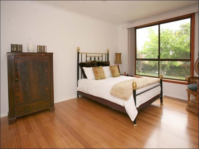 13 Whites Lane, Glen Waverley VIC 3150