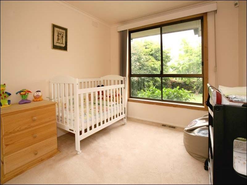 13 Whites Lane, Glen Waverley VIC 3150
