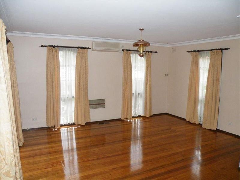 30 Raphael Drive, Wheelers Hill VIC 3150