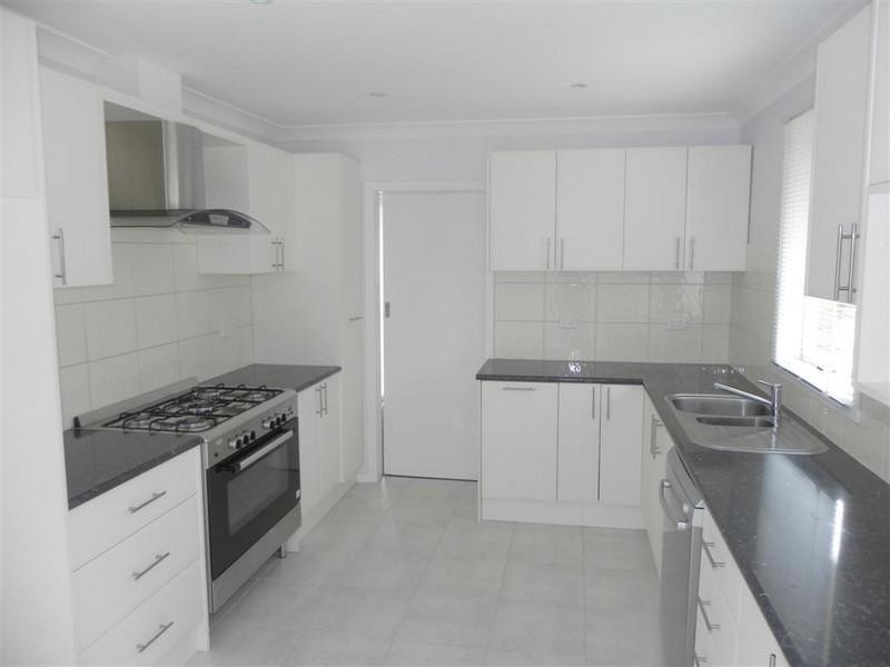 22 Rowitta Drive, Glen Waverley VIC 3150