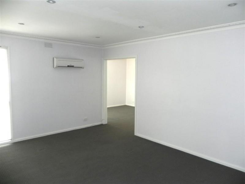 22 Rowitta Drive, Glen Waverley VIC 3150