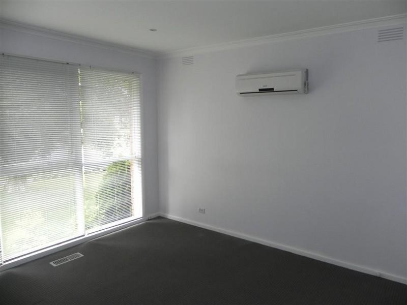 22 Rowitta Drive, Glen Waverley VIC 3150