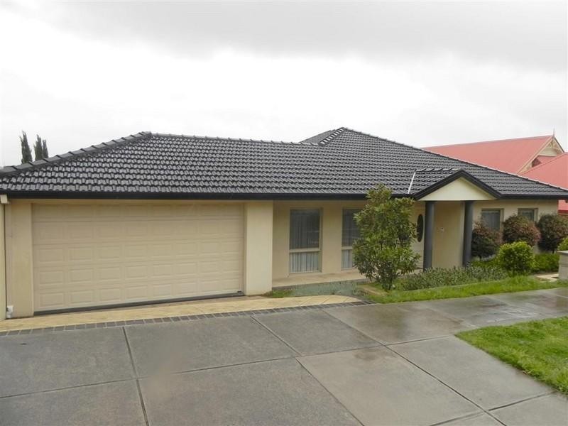 1 Lockens Avenue, Glen Waverley VIC 3150