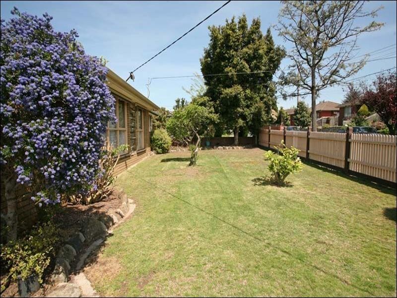 24 Kambara Drive, Mulgrave VIC 3170