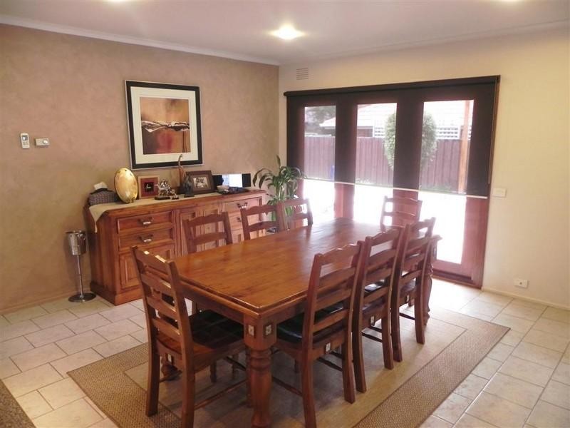 73 Galahad Crescent, Glen Waverley VIC 3150