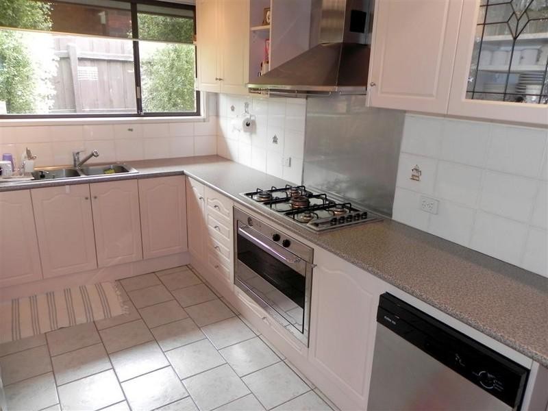 73 Galahad Crescent, Glen Waverley VIC 3150