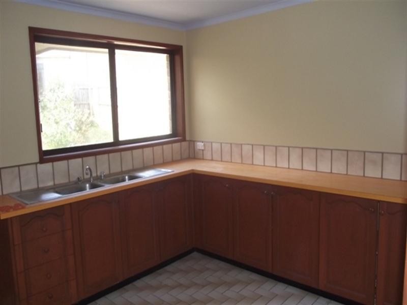 2/55 Atkinson Street, Chadstone VIC 3148