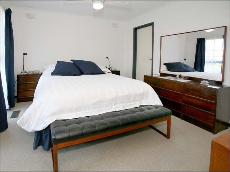 28 Excalibur Avenue, Glen Waverley VIC 3150