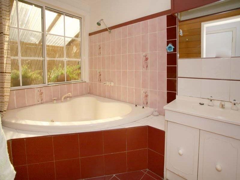 3 Kenilworth Crescent, Glen Waverley VIC 3150