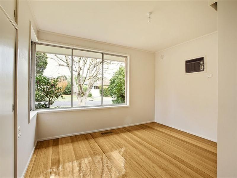 1 Stradbroke Crescent, Mulgrave VIC 3170