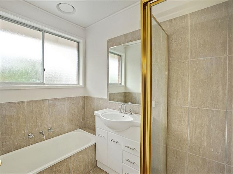 1 Stradbroke Crescent, Mulgrave VIC 3170