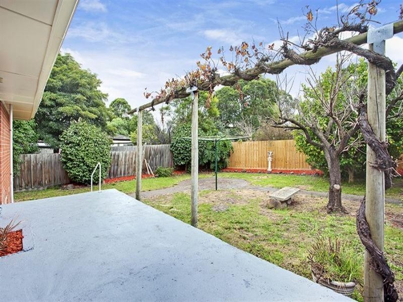 1 Stradbroke Crescent, Mulgrave VIC 3170