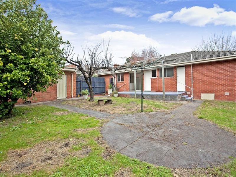 1 Stradbroke Crescent, Mulgrave VIC 3170