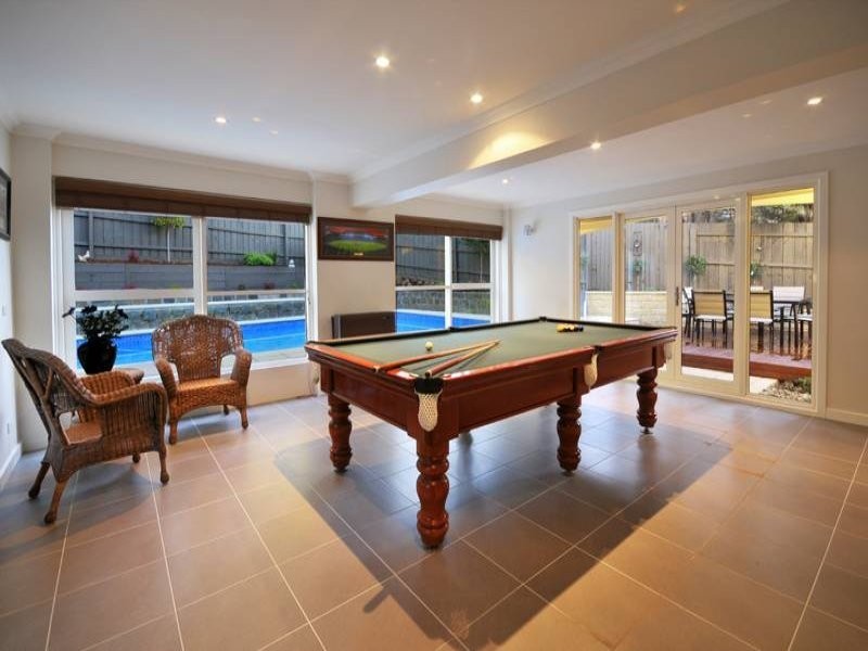 12 Redleaf Way, Wheelers Hill VIC 3150