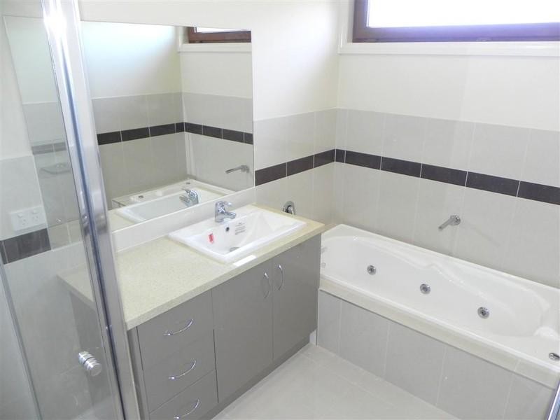 2/21 Dion Road, Glen Waverley VIC 3150